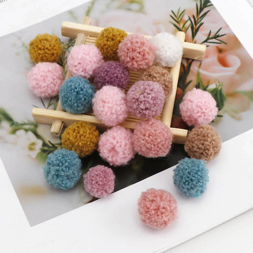 Description Picture 5 of item50pc New 15mm Mix Color Polyester Wool Soft Ball Pompoms Ball Crafts DIY Wedding Party Home Decor Craft Supplies
