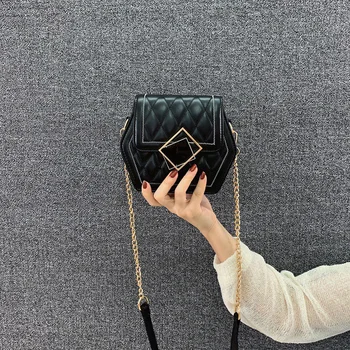 

High-end sense this year's popular net red foreign style fashion slanting 2020 new tide spring models wild fairy bag