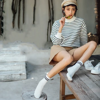 

Funny Cute Girls Cotton Loose Striped Crew Socks Colorful Women Sox Harajuku Designer Retro Female Socks