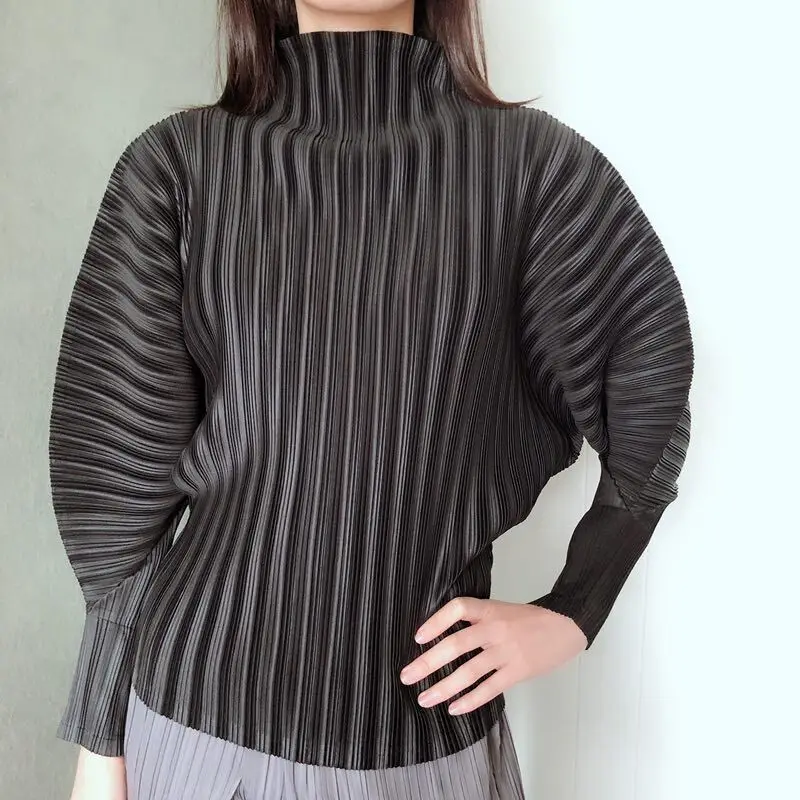 Pleated main line series MIYAKE pleated tshirt