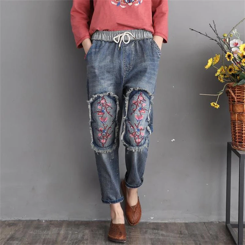 Весенне-осенние стильные женские свободные джинсы с эластичной резинкой на талии, винтажные рваные джинсы с вышивкой в стиле пэчворк, хлопковые джинсовые штаны-шаровары S568