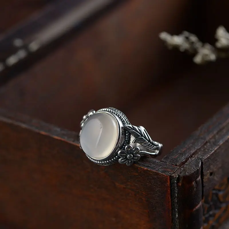 Настоящее 925 пробы серебряные кольца для женщин с натуральным белым халцедоном овальной формы винтажные маленькие цветы открытие кольцо регулируемое