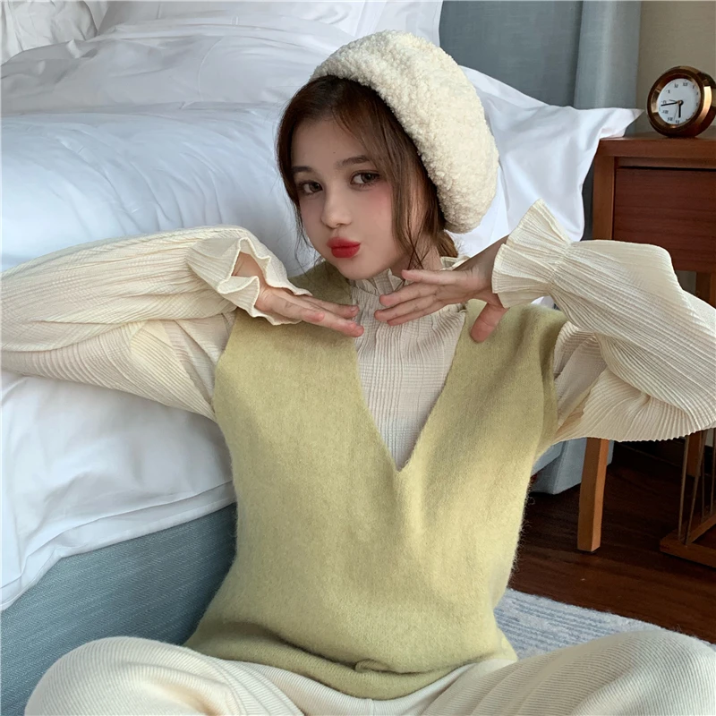 

2020 Autumn And Winter V-Neck Loose -Fit Sleeveless Knitted Sweater Vest Women 's