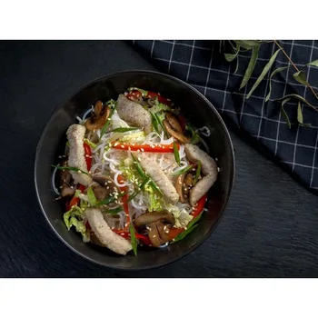 

Hazelnut noodles with pork and vegetables