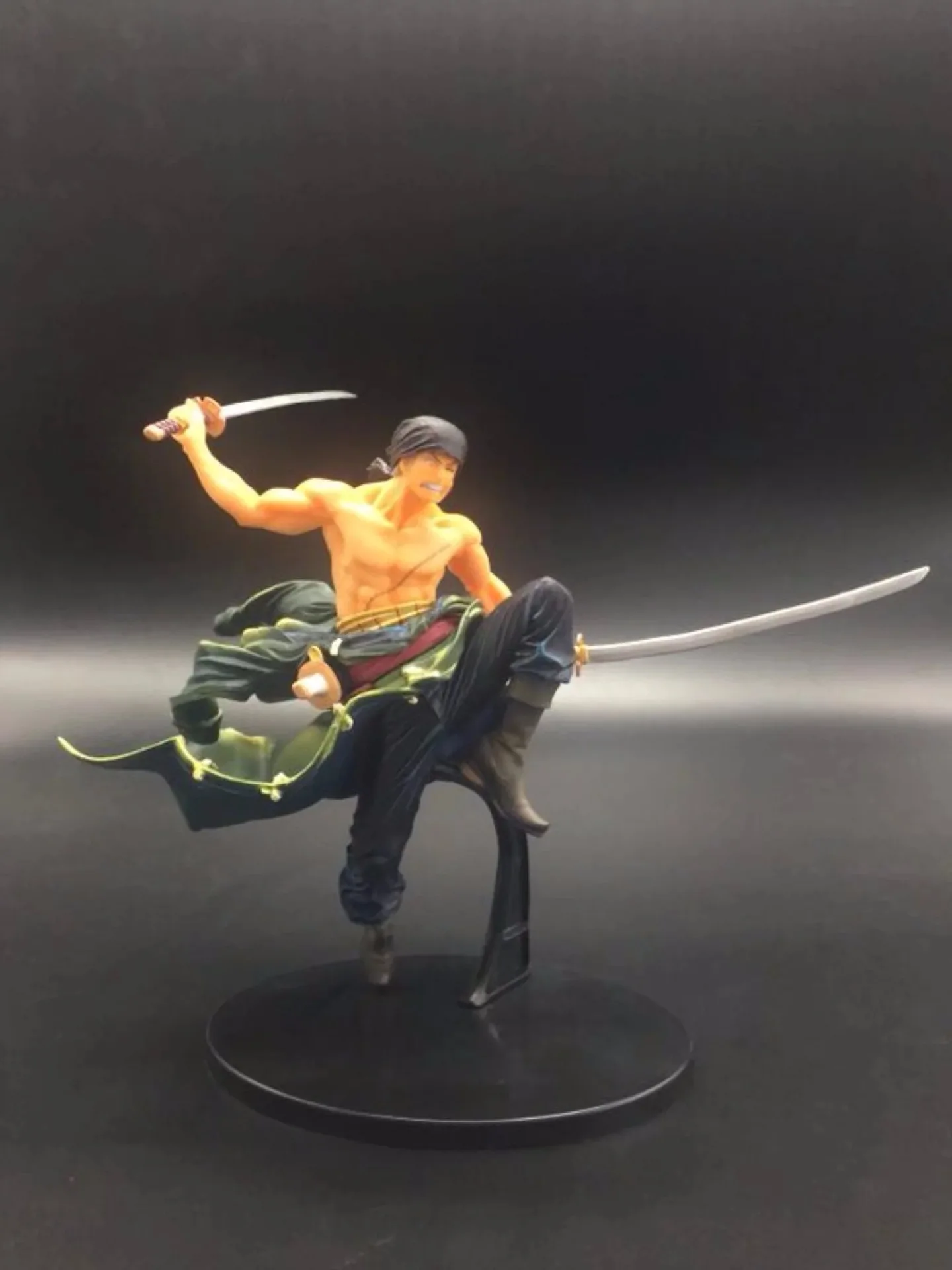 One Piece/One Piece the Battle over the Dome Modeling King Sauron Leap Battle Form Three Knife Flow Blind Dagger Garage Kit