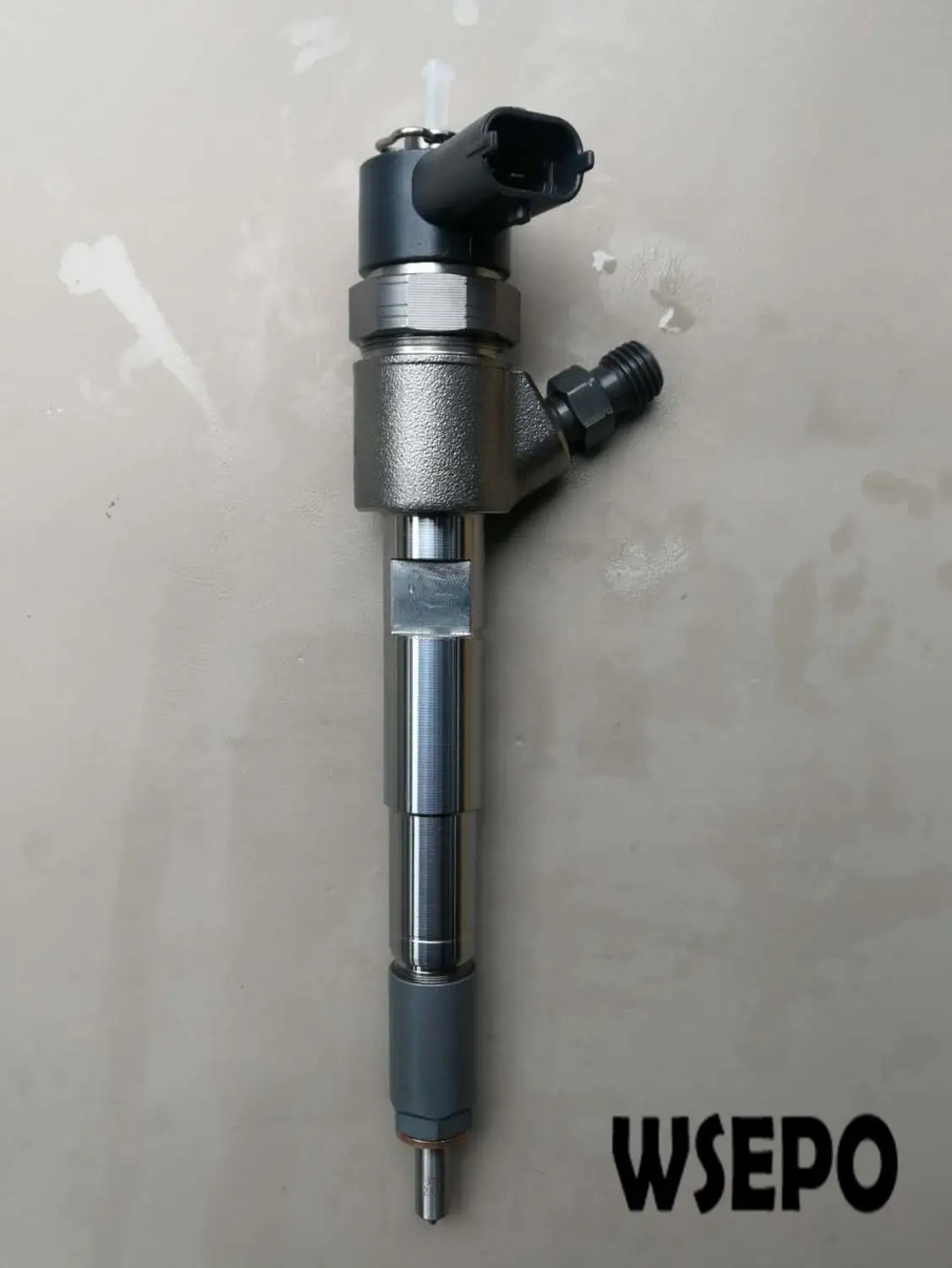 

Top quality Replacement Electronically Common Rail Fuel Injector Assy. P/N 0445110484 for Multi Cylinder Heavy Diesel Engine