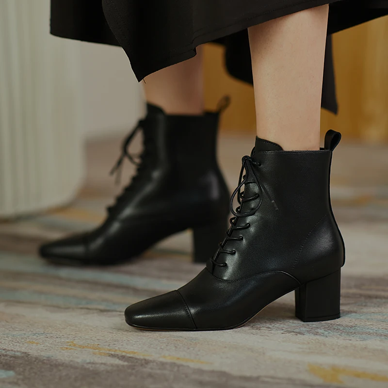 

2020 spring and autumn new leather thick heel square front lace-up short boots fashion retro wild mid-heel short boots tide X230