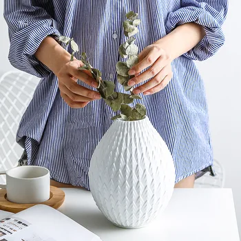 

Handmade White Ceramic Pineapple Vase for Flowers Nordic Home Decoration Accessories Table Vase Filler House Wedding Office Gift