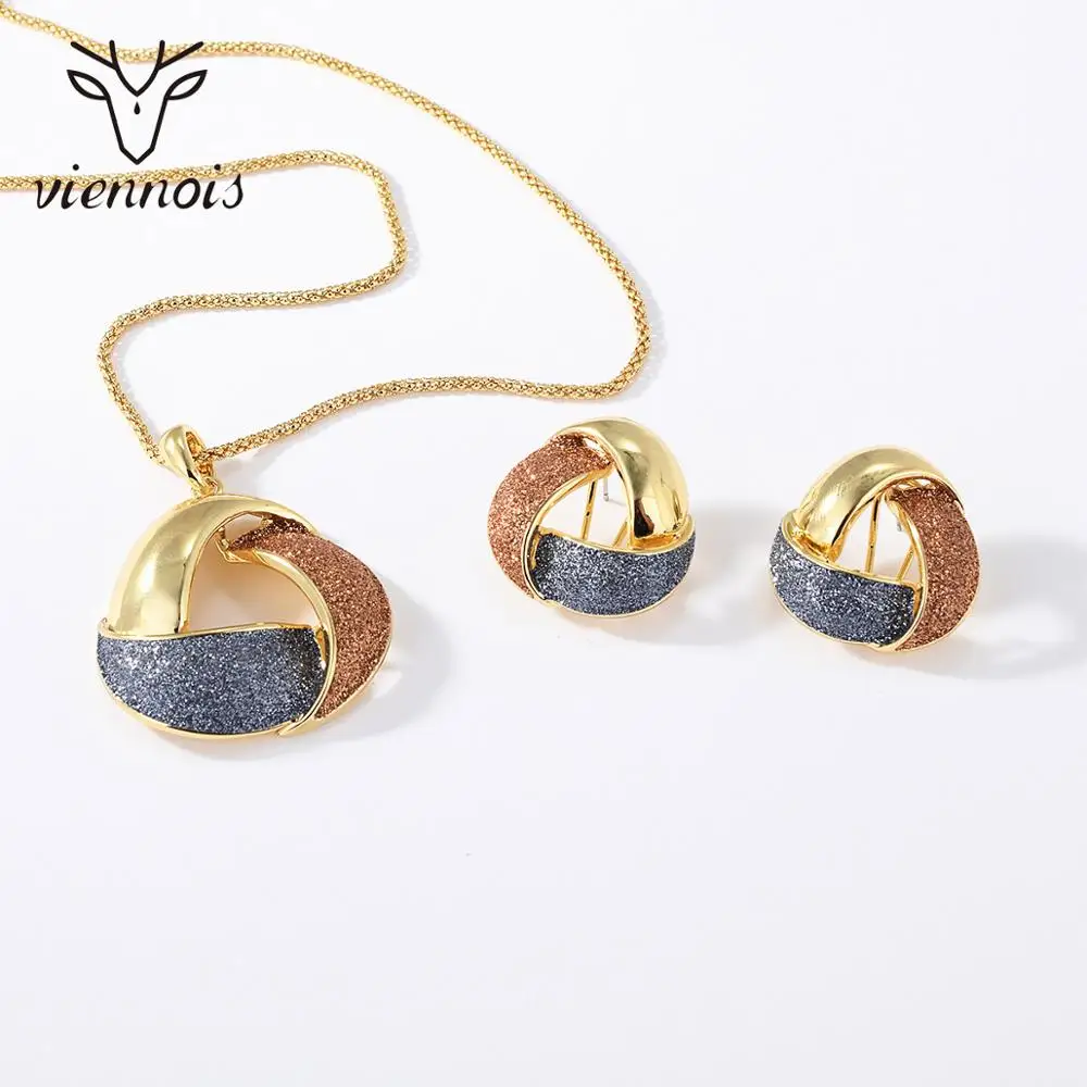 Viennois Women Jewelry Set Dubai Triple Gold Plated Necklace Stud
