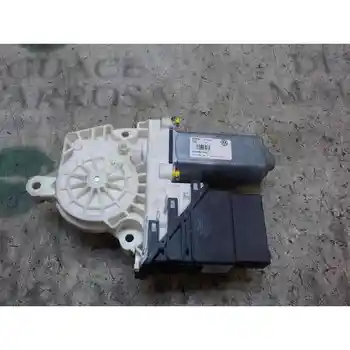 

WINDOW MOTOR REAR LEFT VOLKSWAGEN GOLF VI (5K1) 2.0 TDI 5K0959703C 18 PINS [15730473]