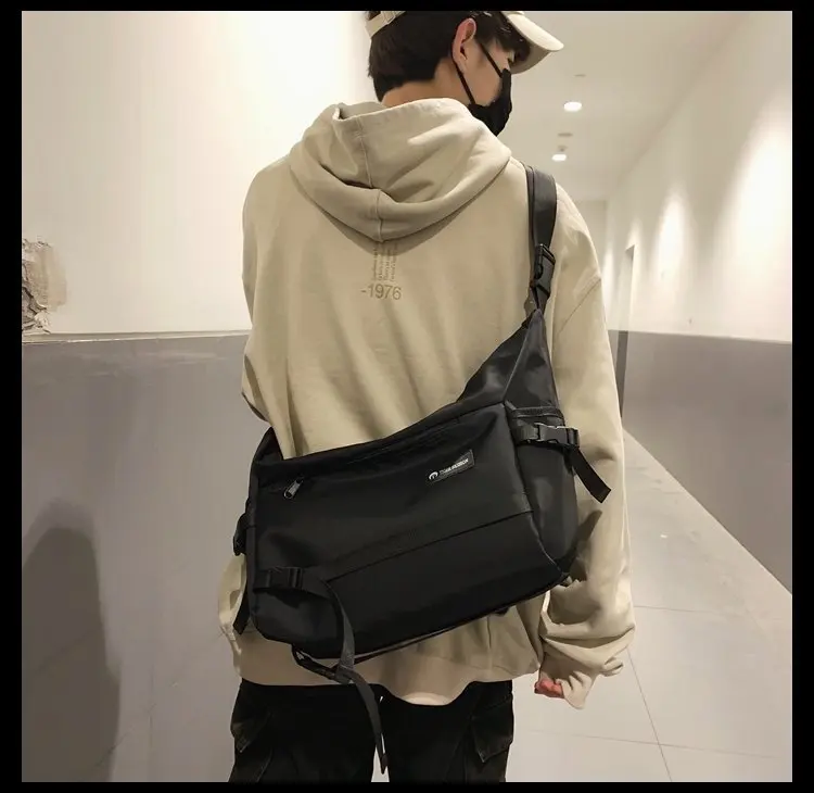 

INS Dark of Multi-functional Shoulder Bag Korean-style Retro Hong Kong Style Motorcycle Bag Men's Versatile Shoulder Bag Student