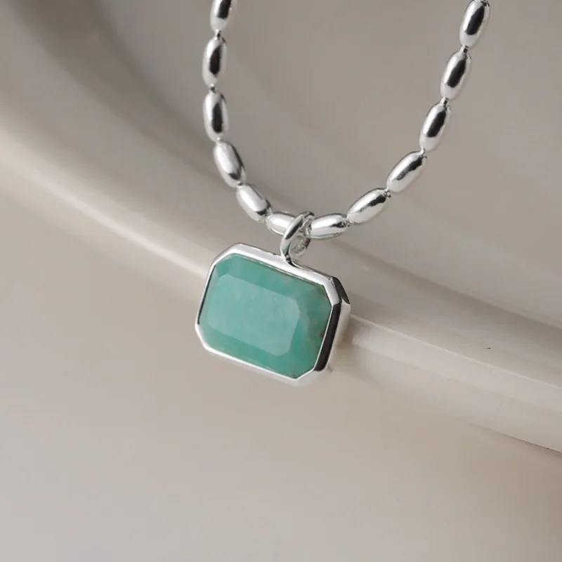 

Женская цепочка из серебра 925 пробы, с квадратным кулоном из амазонита