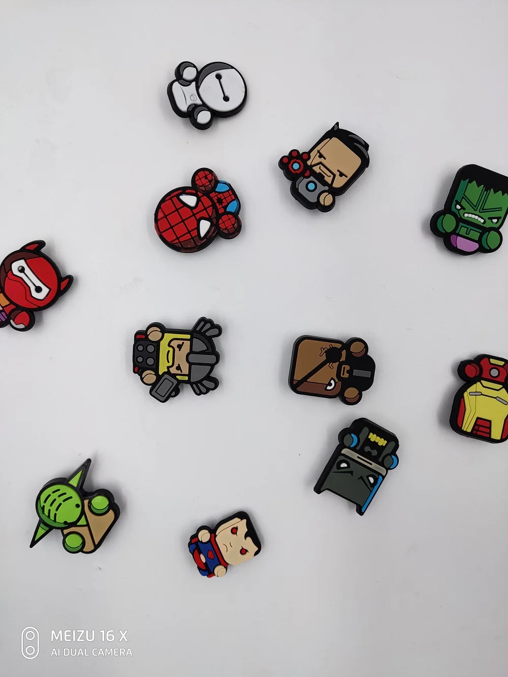 1Pcs PVC Super Hero Avenger Shoe Charms Shoe accessories Shoe decoration Shoe Buckles Accessories Fit Wristband/Croc JIBZ W2747
