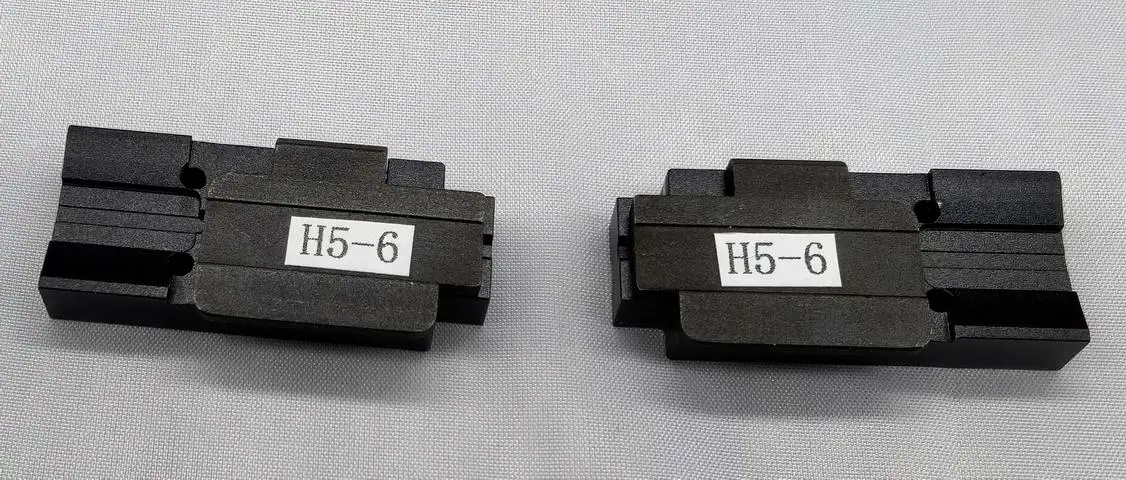 Optical Ribbon Fiber Fusion Splicer ILSINTECH  SWIFT-R5  6 Core Fiber Holder Ribbon Cable Clamp A Pair