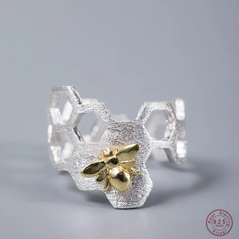 

925 Sterling Silver Creative Honeycomb Small Bee Open Ring Women Exquisite High-end Party Jewelry Accessories Friendship Gift