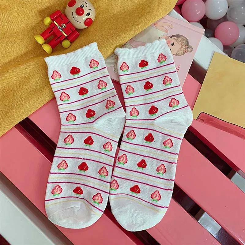 Женские милые носки Kawaii Забавные милые кремовые яркие цвета молочные носки с изображением клубники
