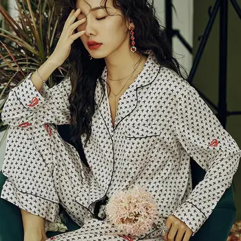 

2020 Cute Striped 2 Pieces Sets Pajamas Sexy Satin Pyjamas Suit Lace Pyjamas Suit Sleevesless Long Pants Nightwear