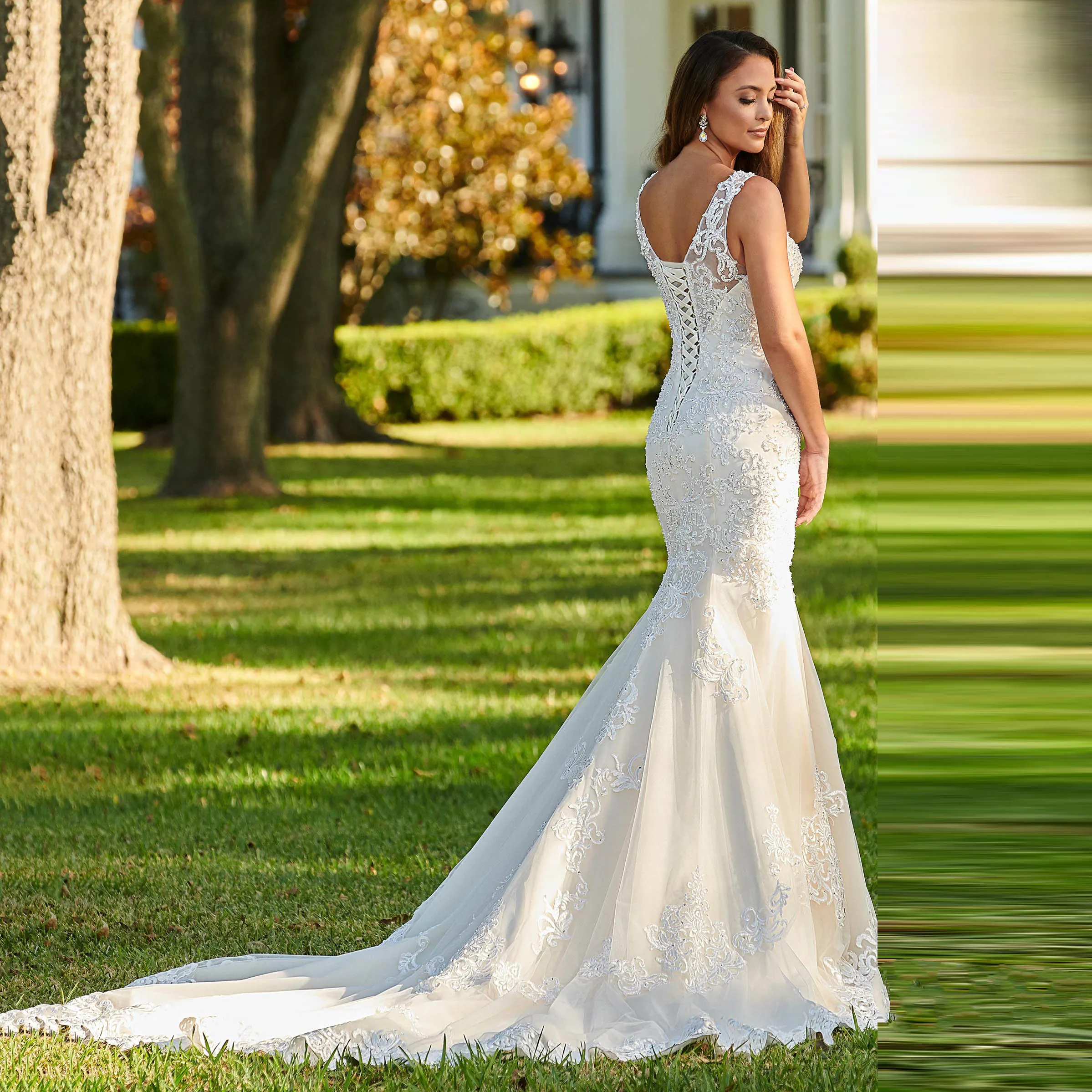 

2020 Sweetheart With Straps Mermaid Wedding Dress Applique Crystal Beaded Lace Up Back Court Train Long Plus Size Bridal Gowns