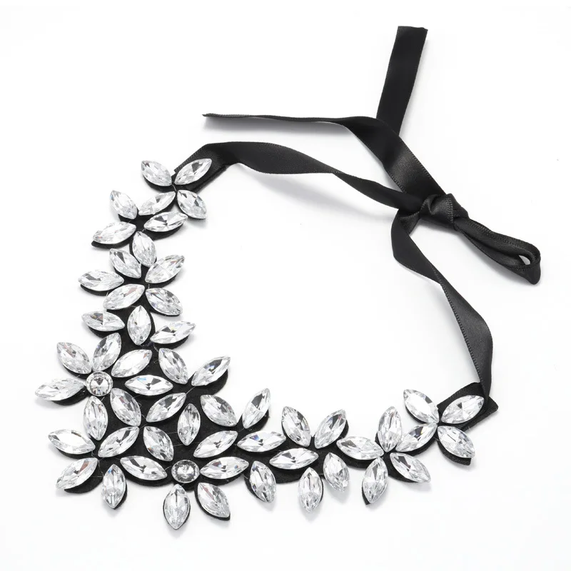 

New fashion boho style crystal inlaid flower shape women's birthday party supplies made of alloy material