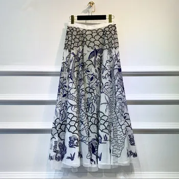 

New heavy embroidery posed a particular white gauze skirt of tall waist bust skirt