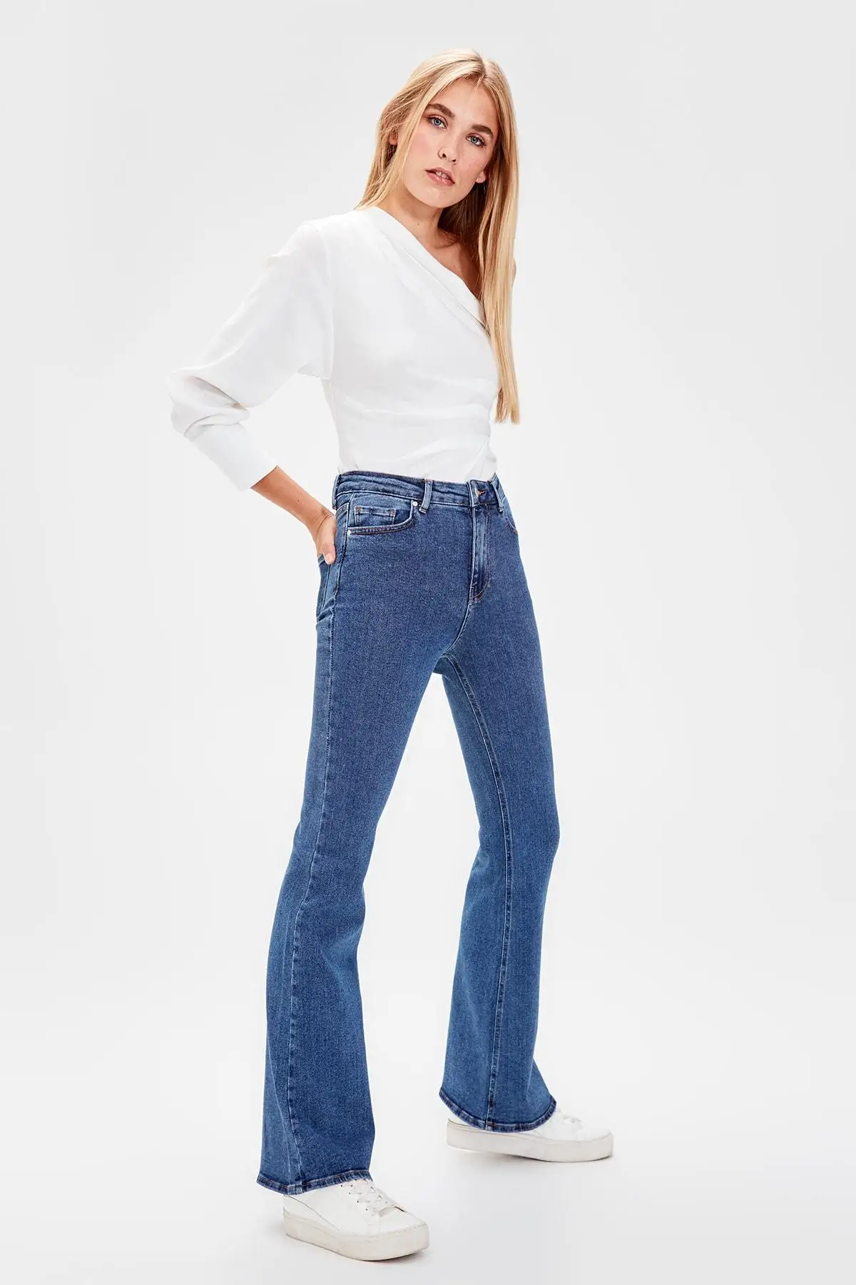 Trendyol Navy Blue High Waist Flare Jeans TWOAW20JE0018