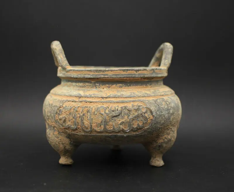 

Китайская антиквариатная курильница xuande из старой латуни с 3 футами