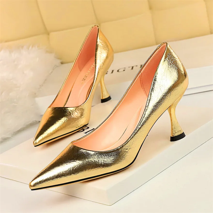 Большие размеры 34-43; женская обувь с мелким металлическим принтом; женские туфли-лодочки с острым носком на высоком каблуке; лаконичные офисные модельные туфли для вечеринок; Женская Осенняя обувь - Цвет: Золотой