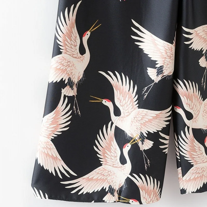 Рисунок 4 - Брюки женские с принтом журавлей