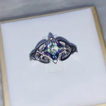 

Geometric Color Crystal Engagement Ring Personality Female Fashion Romantic Gift