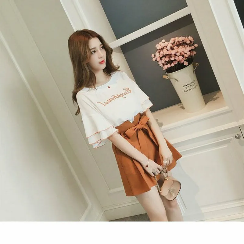 

Summer new Korean version of the fairy series. Short-sleeved T-shirt + large baggy shorts, fashionable, casual, pure girl style