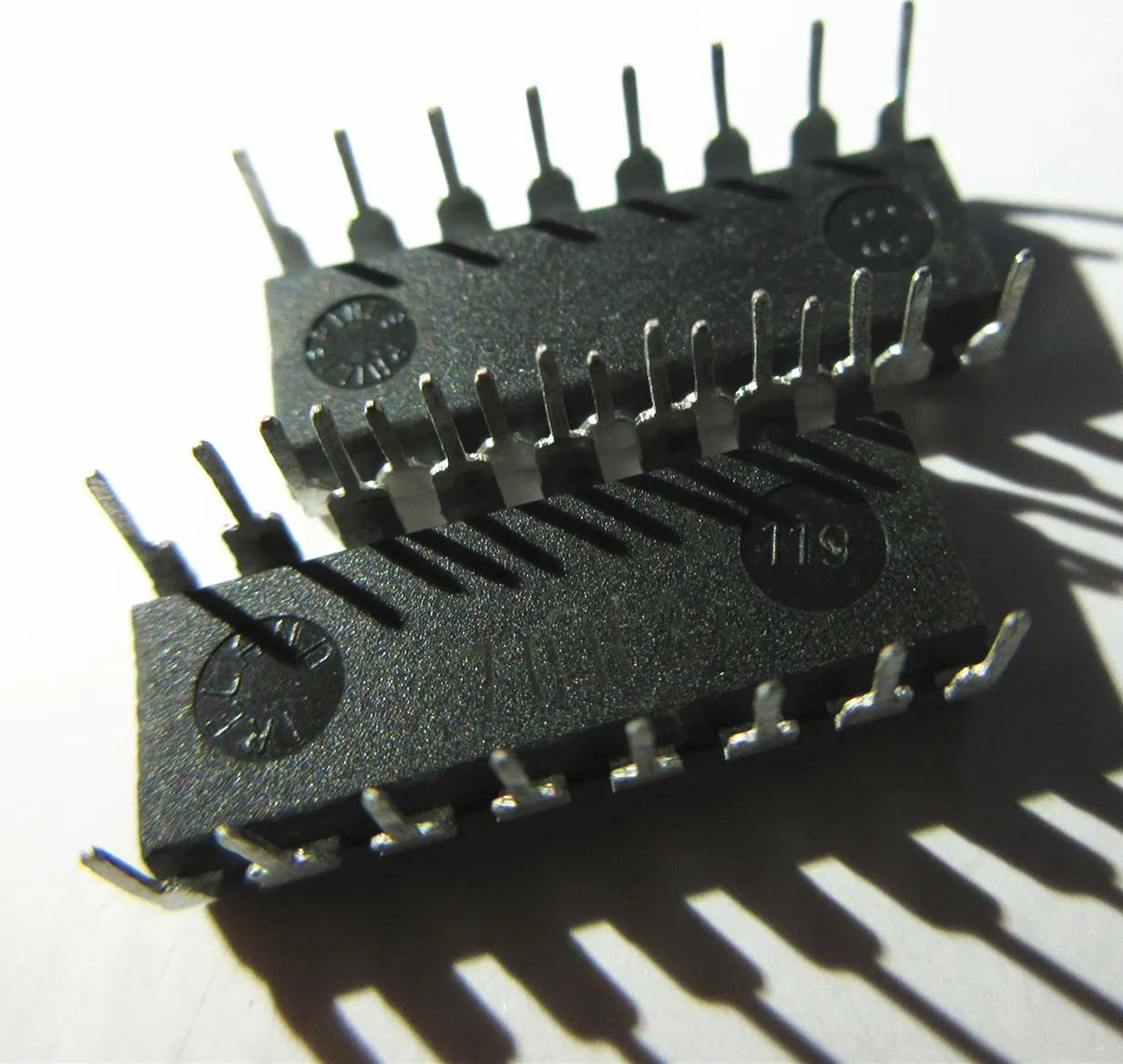 10 шт в упаковке, новая ADG508AKNZ ADG508AKN ADG508 DIP-16