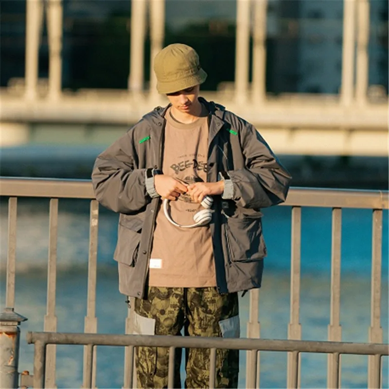 

City Where the Product Origional Workwear Hooded Reflective Jacket Multi-pockets Hooded Popular Brand Men Spring Clothing