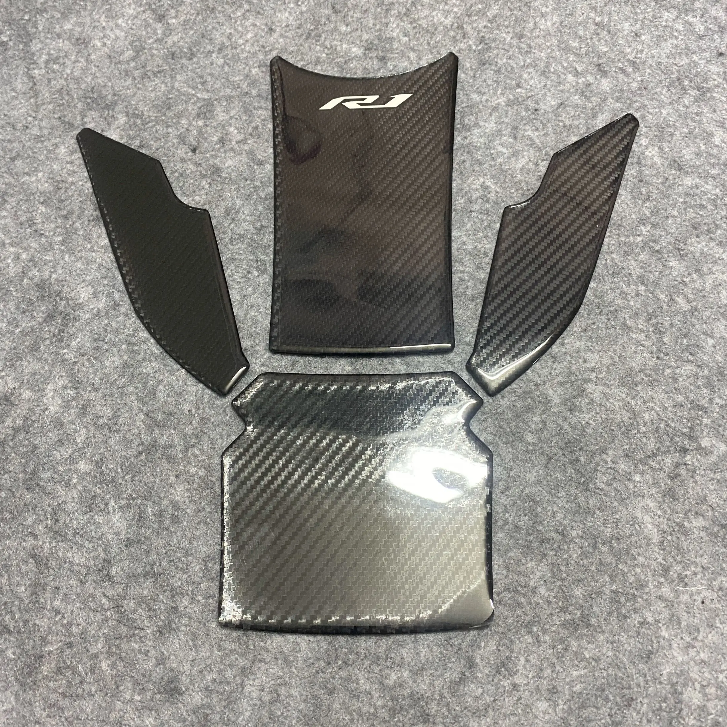 3D Moto Rilievo Del Carro Armato Della Protezione Della Decalcomania Adesivi Per Yamaha R1 R1M 2015-2019 16 17 18 Carro Armato Del Motociclo Pad Gel P