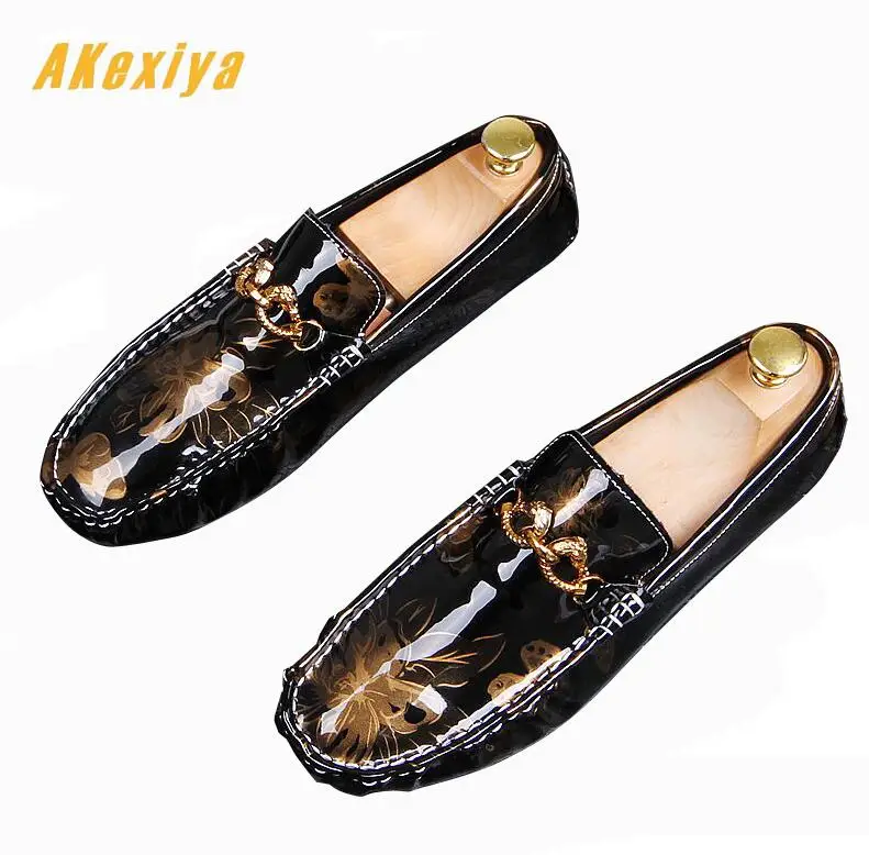

New Men British Shiny fashion print Gommino flats Dress Shoes Male Wedding moccasins Evening shoes Sapato Social Masculino