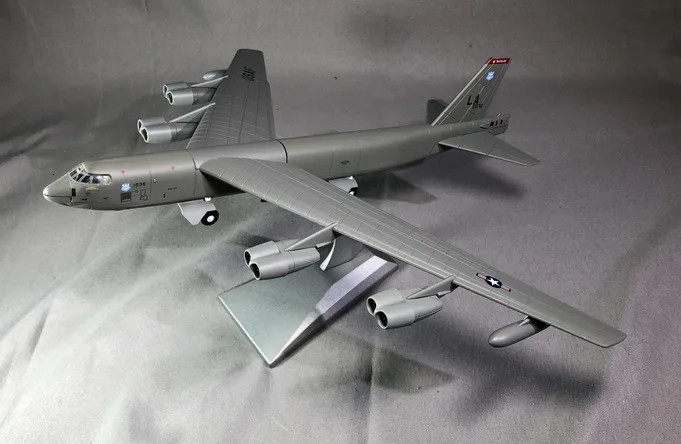 B52 военная модель бомбардировщика 1/200 новая литая металлическая статическая настольная Коллекция игрушек для детей