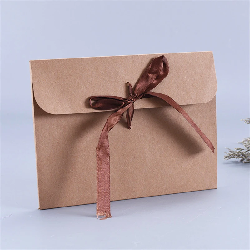 

100Pcs/lot Black White Kraft Paper Cardboard Envelope Bag Scarf Packaging Box Photo Postcard Envelope Gift Box With Ribbon