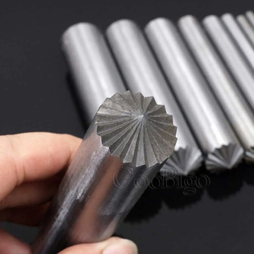 Eyelet Punch Tool Set 1pcs Metal Flowering Puncher Screw Eyelets Installation Tool