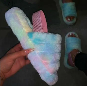 

2020 Spring New Manufacturers Wholesale Comfortable Wild Fur Slippers Imitation Fur Sandals Wholesale Large Size
