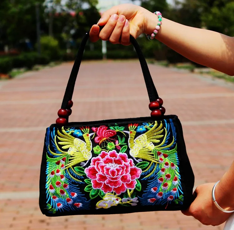 New Fashion Embroidery Women Small handbags National Floral Embroidered Lady Top-handle bags Single-layer Beading Falp Carrier