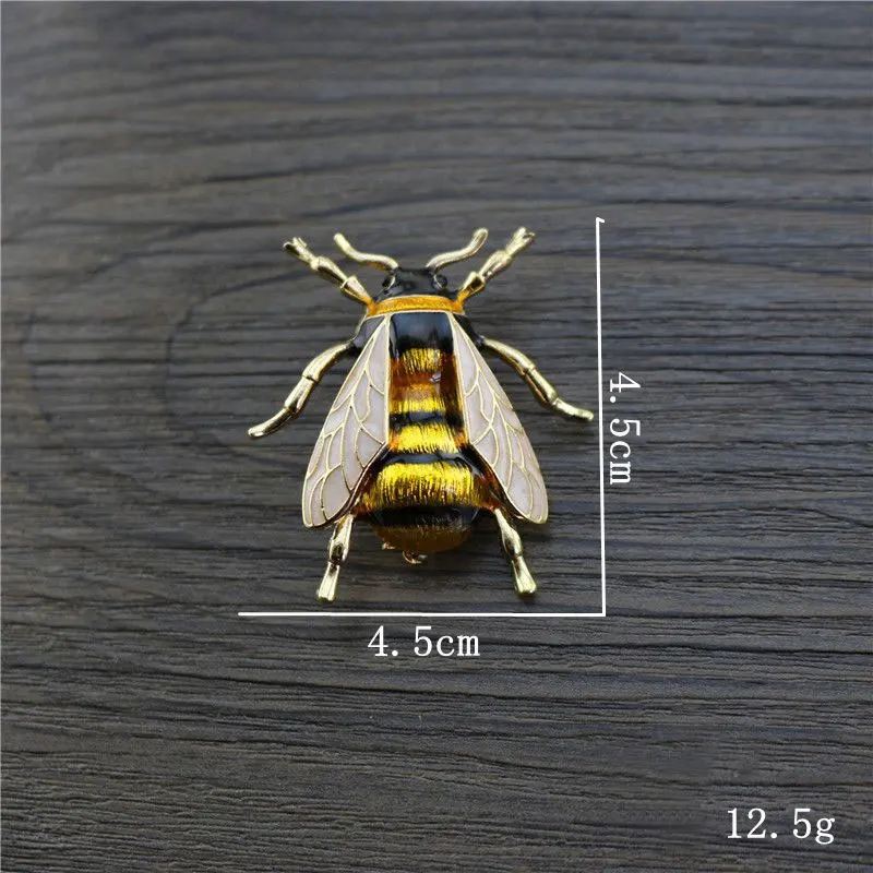 Enamel Pins Enamel Bumblebee Brooches Women Alloy Yellow Bee Insect Brooch holiday Gift Broche Banquet Pins