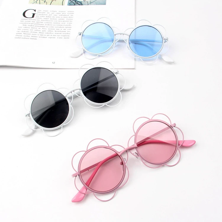19 Style Coreen Nouveau Style Enfants Lunettes De Soleil En Metal Petites Fleurs Bebe Uv Lumiere Couleur Lentille Lunettes De Soleil Mode Aliexpress