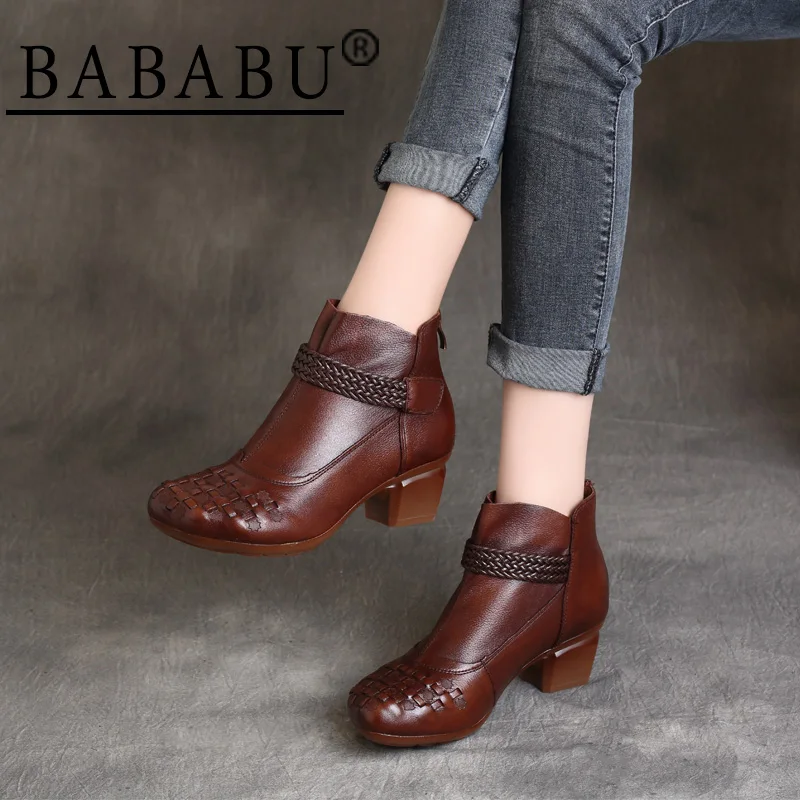 

2019 autumn and winter new national style retro leather square head comfortable thick with waterproof platform soft bottom boots