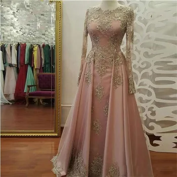 

Elegant Muslim Long Prom Dresses O-Neck Beaded Long Sleeve Evening Dress Blush Pink Formal Party Gown Gold Lace Appliqued