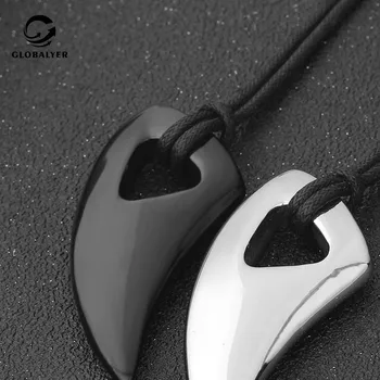 

Titanium steel necklace Boy pendant Men's stainless steel wolf tooth necklace Titanium steel men's horn Pendant 356