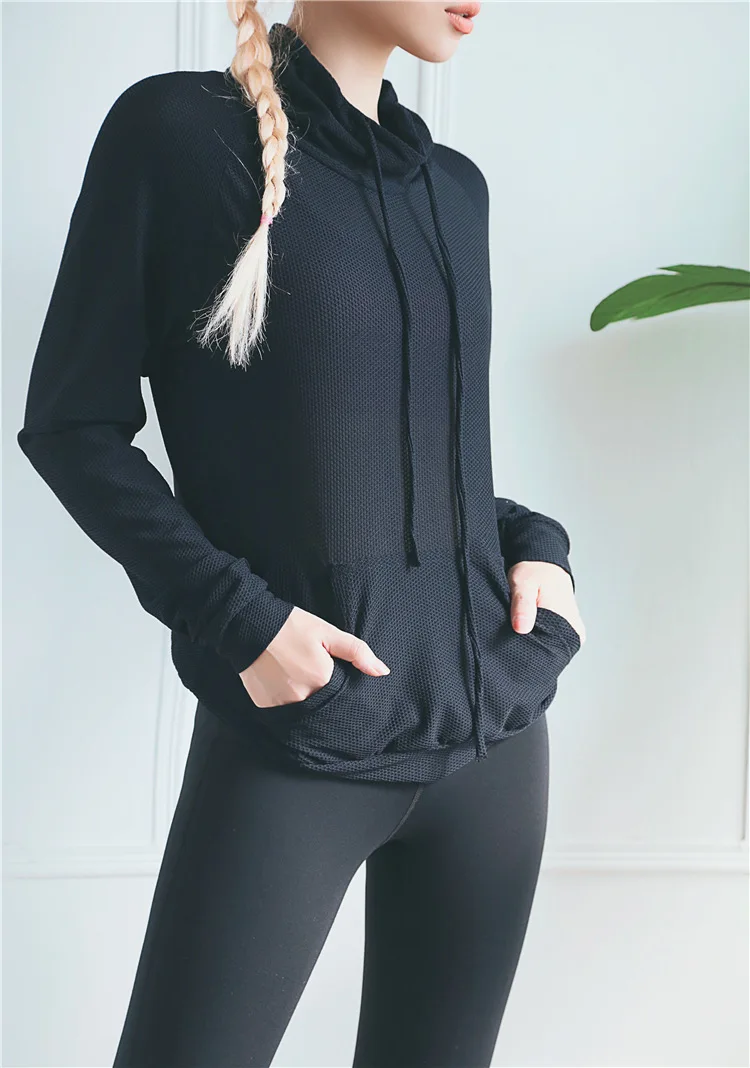 11931384113_864375488