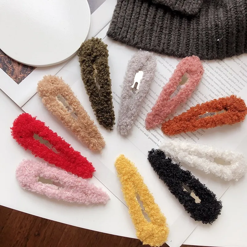 

2019 Winter Plush Hairclip BB Clip Barrettes Girls KISS Letters Headwear Hairclip Hairpins Women Retro Hair Accessories