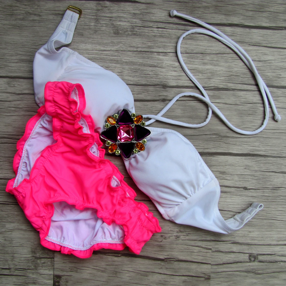 

Designs Girl Crystal Diamond Bikini Set White Swimwear Woman Swimsuit Biquini Pink Bottom Bathing Suit Brooch