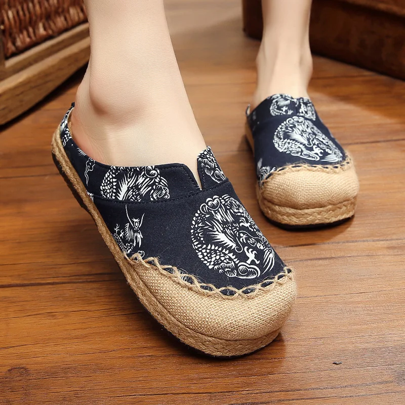 

Kids Shoes for Big Girl Chinese Style Dragon Totem Printing Handmade Cotton and Hemp Upper Old Peking Embroidered Ethnic Slipper