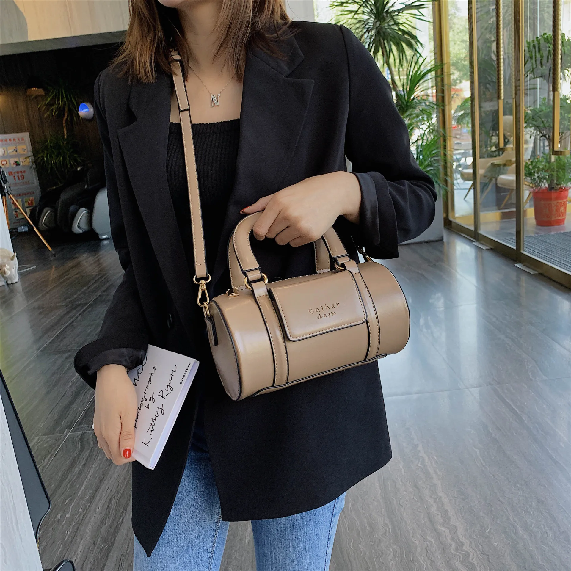 

New Style 2019 Korean-style Online Celebrity One-Shoulder Handbag Cool Versatile Pillow Bag Fashion Retro Cylinder Shoulder Bag