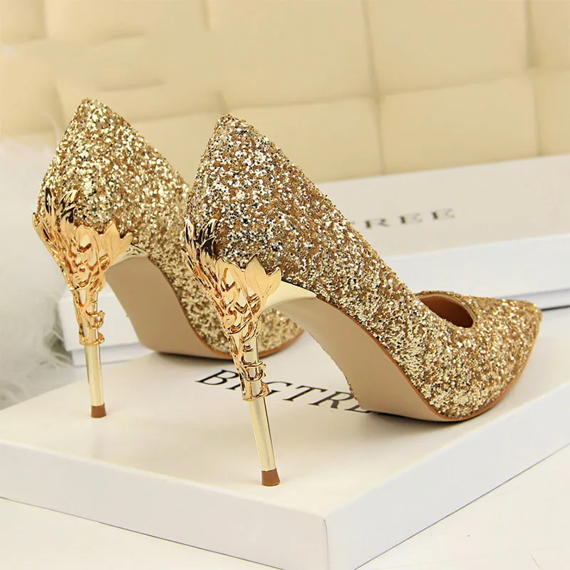 

2020 New Spring Women Pumps High Thin Heels Pointed Toe Metal Decoration Sexy Bling Bridal Wedding Women Shoes Gold High Heels